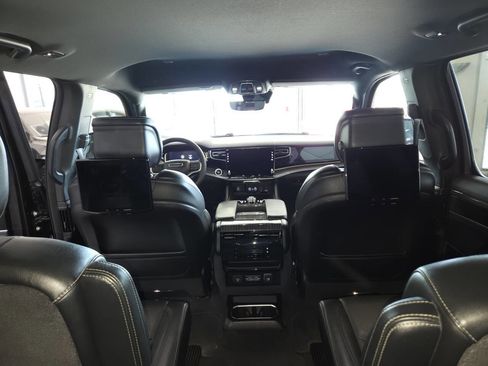 Used 2022 Jeep Wagoneer Series III w/ Rear Seat Video Group 1 AWD/4WD image 25
