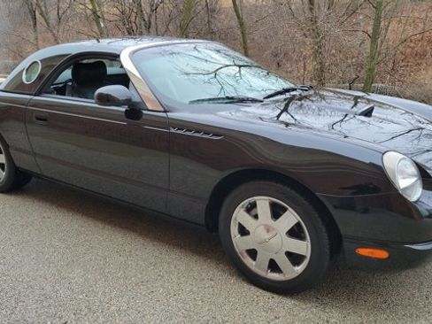 Used 2002 Ford Thunderbird image 2