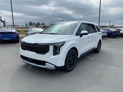 New 2026 Kia Carnival LXS image 3