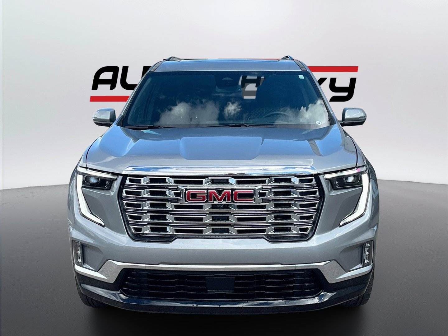 Used 2024 GMC Acadia Denali FWD image 2