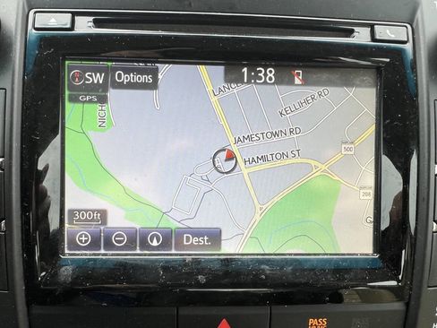 Used 2015 Toyota Camry XLE w/ Moonroof Package image 11