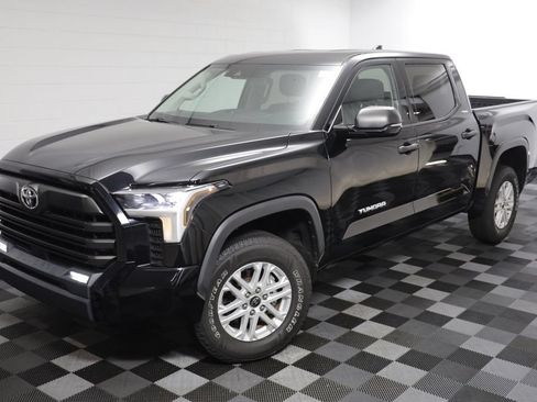 Used 2023 Toyota Tundra SR5 w/ SR5 Convenience Package AWD/4WD image 2