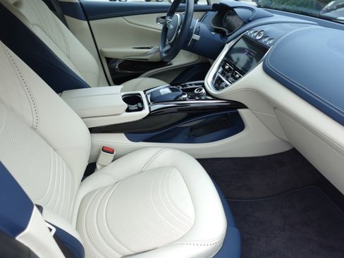 Used 2024 Aston Martin DBX 707 image 9