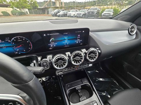 Used 2023 Mercedes-Benz GLA 250 4MATIC image 26