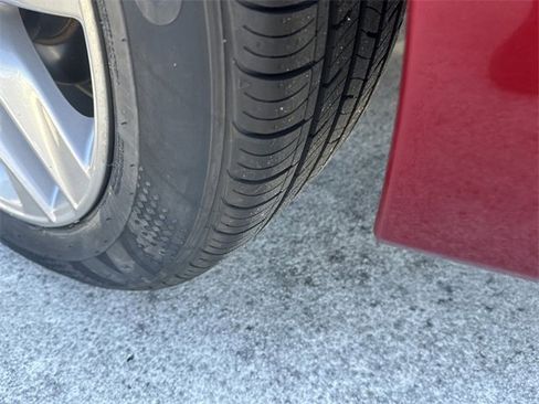 Used 2019 Toyota Avalon XLE image 19