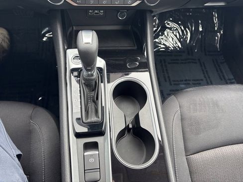 Used 2024 Nissan Altima 2.5 SV image 36