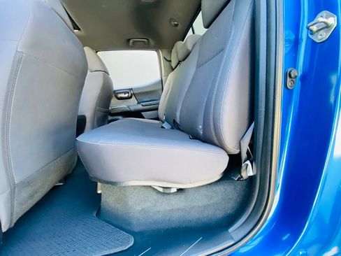 Used 2016 Toyota Tacoma TRD Sport RWD image 29