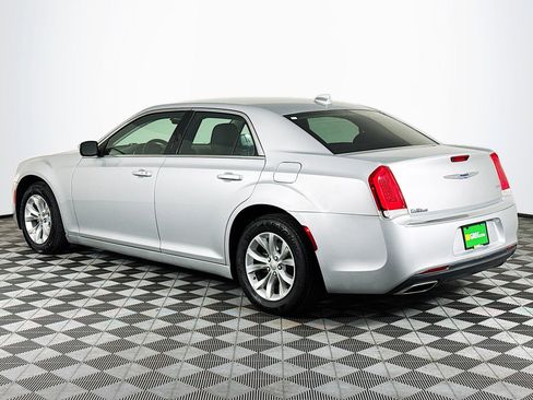 Used 2020 Chrysler 300 Touring image 6