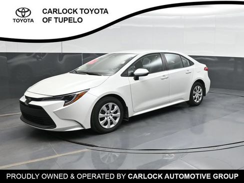 Used 2026 Toyota Corolla LE FWD image 9
