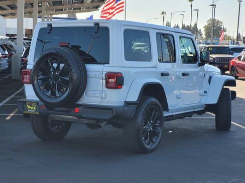 Certified 2025 Jeep Wrangler Unlimited Sahara w/ Safety Group AWD/4WD image 4
