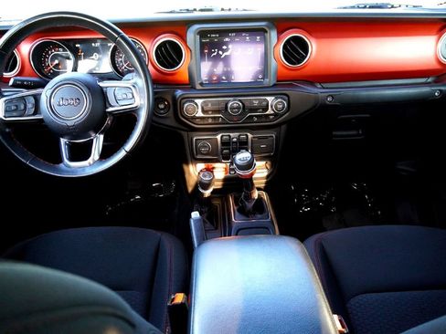 Used 2022 Jeep Gladiator Rubicon w/ Safety Group image 30