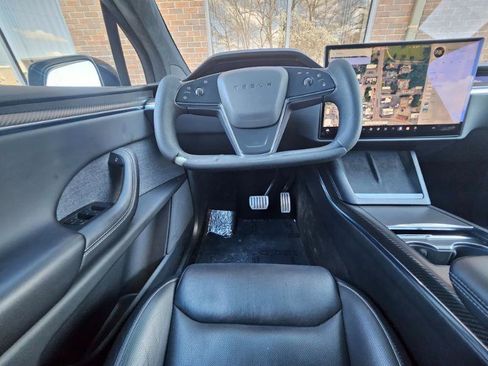 Used 2023 Tesla Model X Plaid image 5