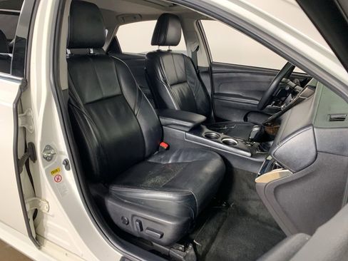 Used 2014 Toyota Avalon Limited w/ Technology Package image 37