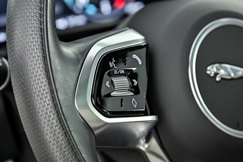Used 2023 Jaguar F-PACE SVR AWD/4WD image 21