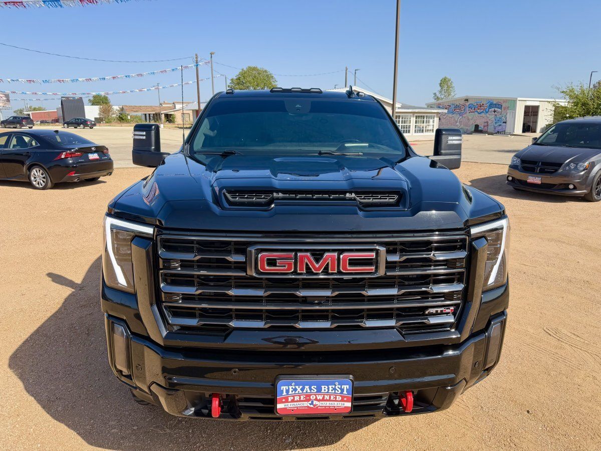 Used 2024 GMC Sierra 2500 AT4 w/ AT4 Premium Plus Package AWD/4WD image 3