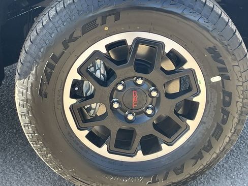 New 2025 Toyota Tacoma TRD Off-Road image 10