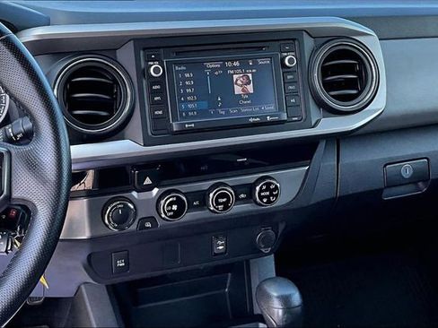 Used 2017 Toyota Tacoma SR5 image 9