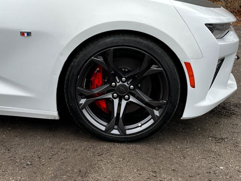 Used 2018 Chevrolet Camaro SS image 11