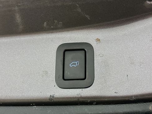 Used 2017 Toyota Highlander Limited w/ Carpet Mat Package AWD/4WD image 33