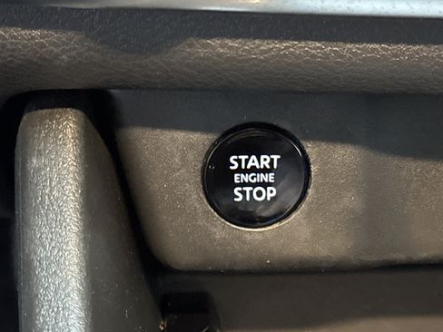Used 2024 Nissan Rogue S AWD/4WD image 26