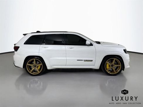 Used 2020 Jeep Grand Cherokee Trackhawk AWD/4WD image 5
