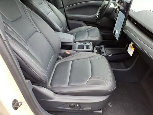 Certified 2025 Ford Mustang Mach-E Premium RWD image 8