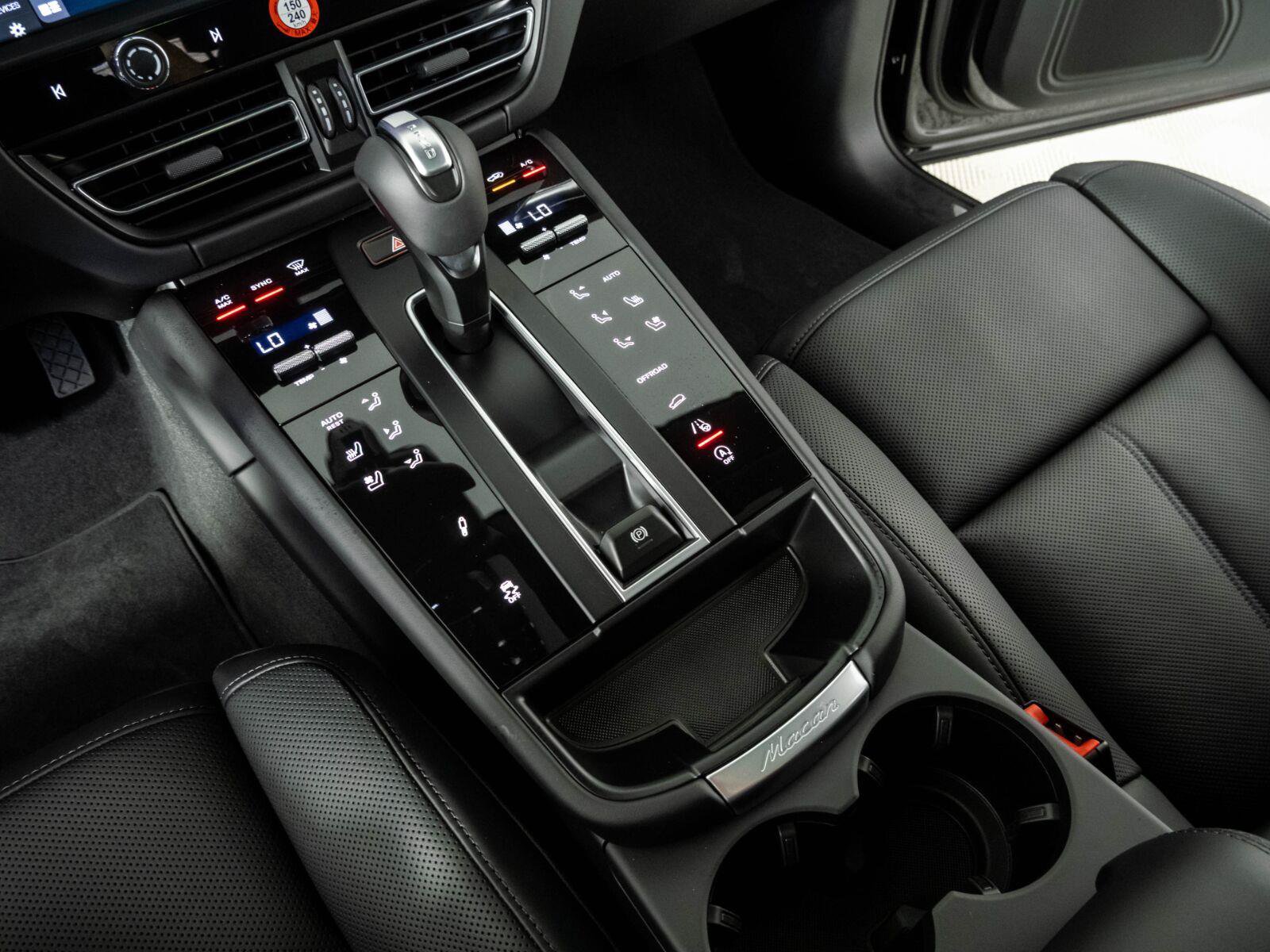 New 2026 Porsche Macan S AWD/4WD image 18