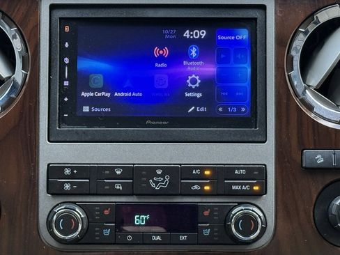 Used 2011 Ford F250 Lariat w/ Lariat Interior Pkg image 20