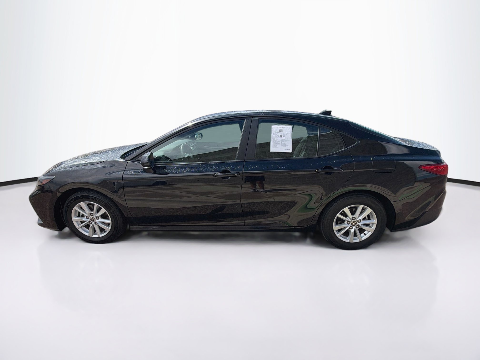 Used 2025 Toyota Camry LE FWD image 4