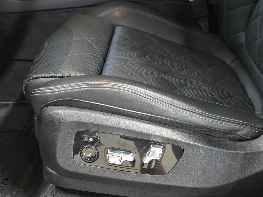 Used 2025 BMW X5 sDrive40i w/ M Sport Package RWD image 28