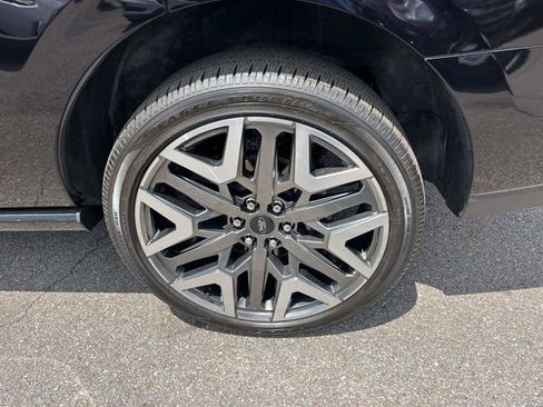 Certified 2025 Ford Expedition Platinum w/ Platinum Ultimate Package AWD/4WD image 6
