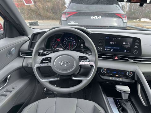 Used 2023 Hyundai Elantra SEL image 23