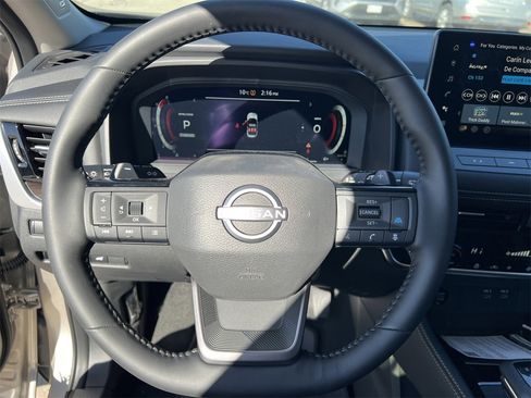 Certified 2025 Nissan Rogue Platinum image 8