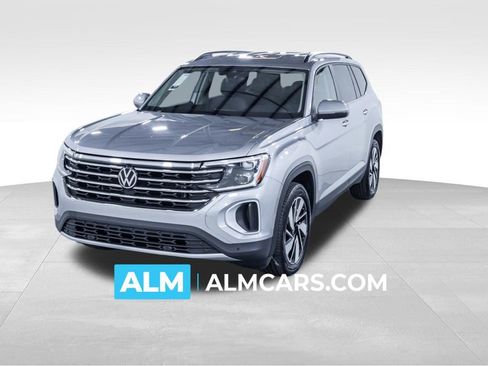 Used 2025 Volkswagen Atlas SE image 1