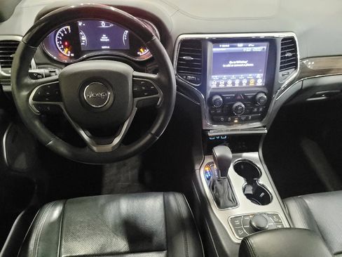 Used 2018 Jeep Grand Cherokee Overland AWD/4WD image 22