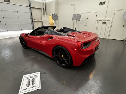 Used 2019 Ferrari 488 Spider RWD image 5