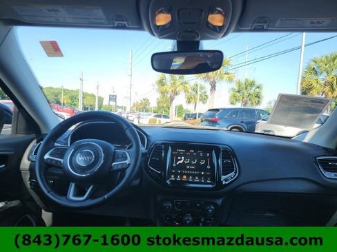 Used 2018 Jeep Compass Limited w/ Navigation Group AWD/4WD image 2
