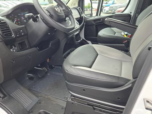 Used 2026 RAM ProMaster 2500 w/ Convenience Group FWD image 25