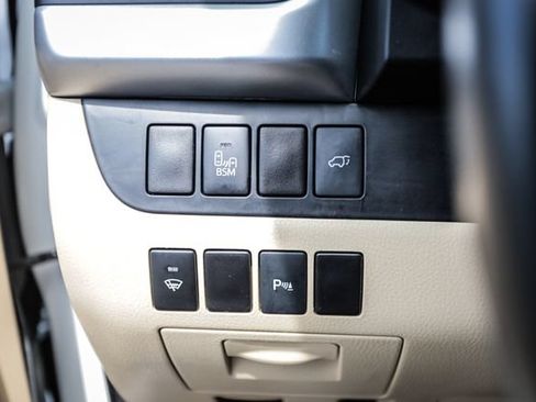 Used 2016 Toyota Highlander Limited FWD image 53