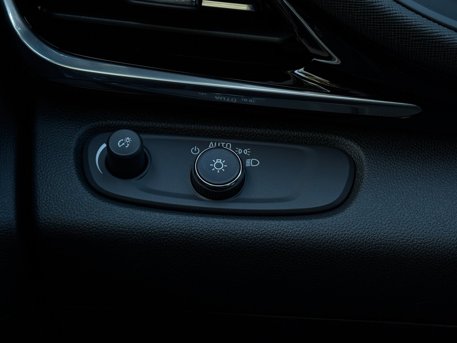 New 2026 Buick Envista Sport Touring w/ Convenience I Package FWD image 29