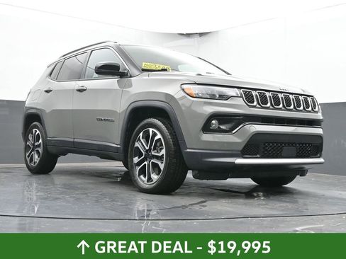 Used 2024 Jeep Compass Limited image 43