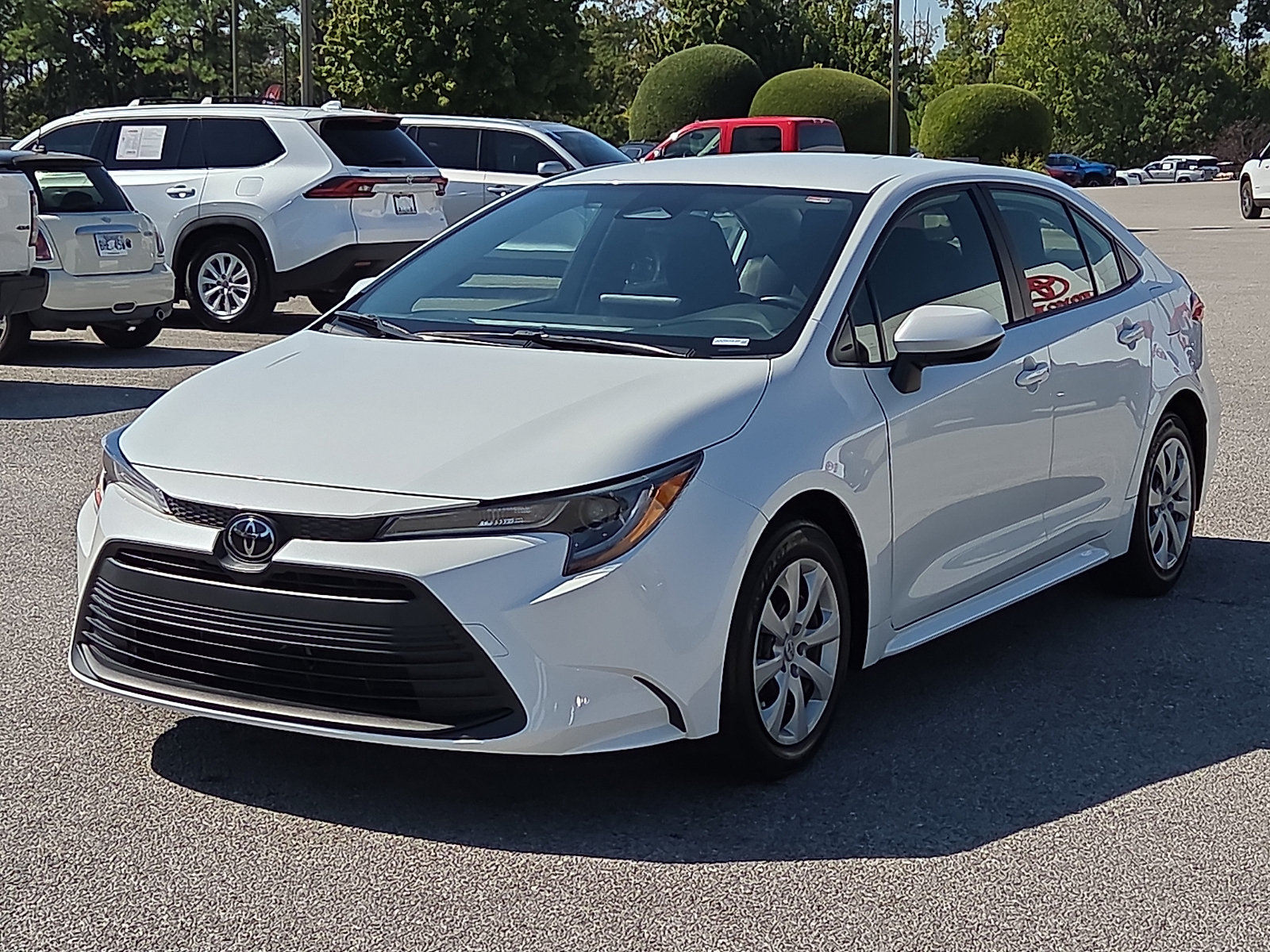 Used 2023 Toyota Corolla LE FWD image 2