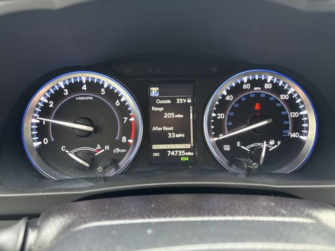 Used 2017 Toyota Highlander Limited image 21