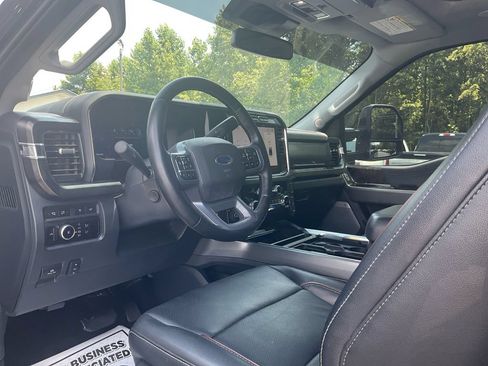 Used 2023 Ford F250 Lariat w/ Lariat Ultimate Package AWD/4WD image 15