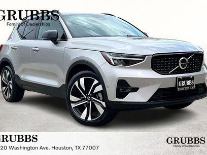 Certified 2025 Volvo XC40 B5 Plus