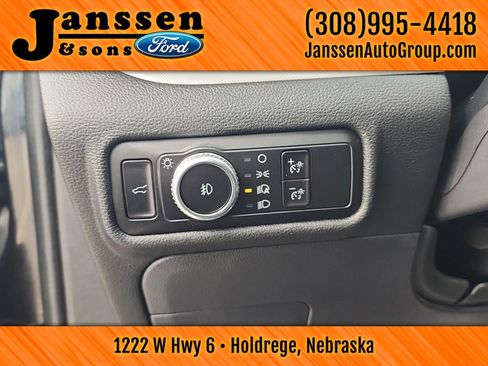 Used 2023 Ford Explorer XLT w/ Equipment Group 202A AWD/4WD image 24