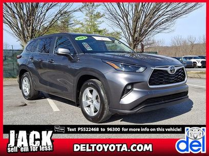 Used 2023 Toyota Highlander LE