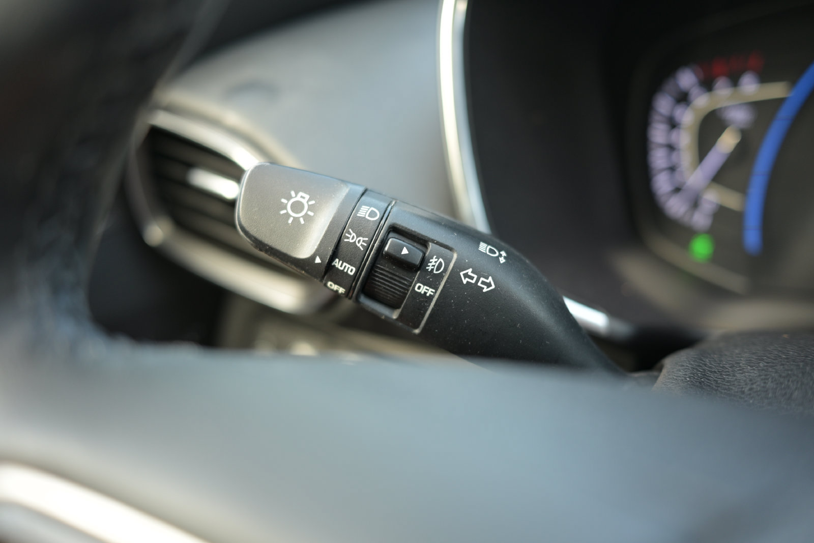 Used 2020 Hyundai Santa Fe Limited AWD/4WD image 18