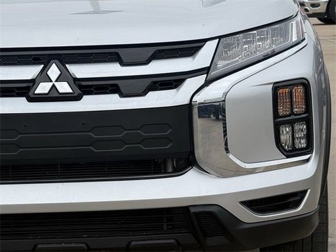 Used 2024 Mitsubishi Outlander Sport SE image 9