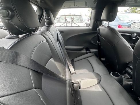 Used 2020 MINI Cooper 2-Door Hardtop image 9